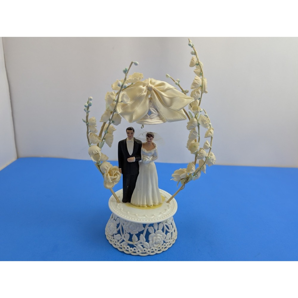 Vintage 1950s-60s Wedding Cake Topper Plastic Couple Wedding Bell Arch MCM